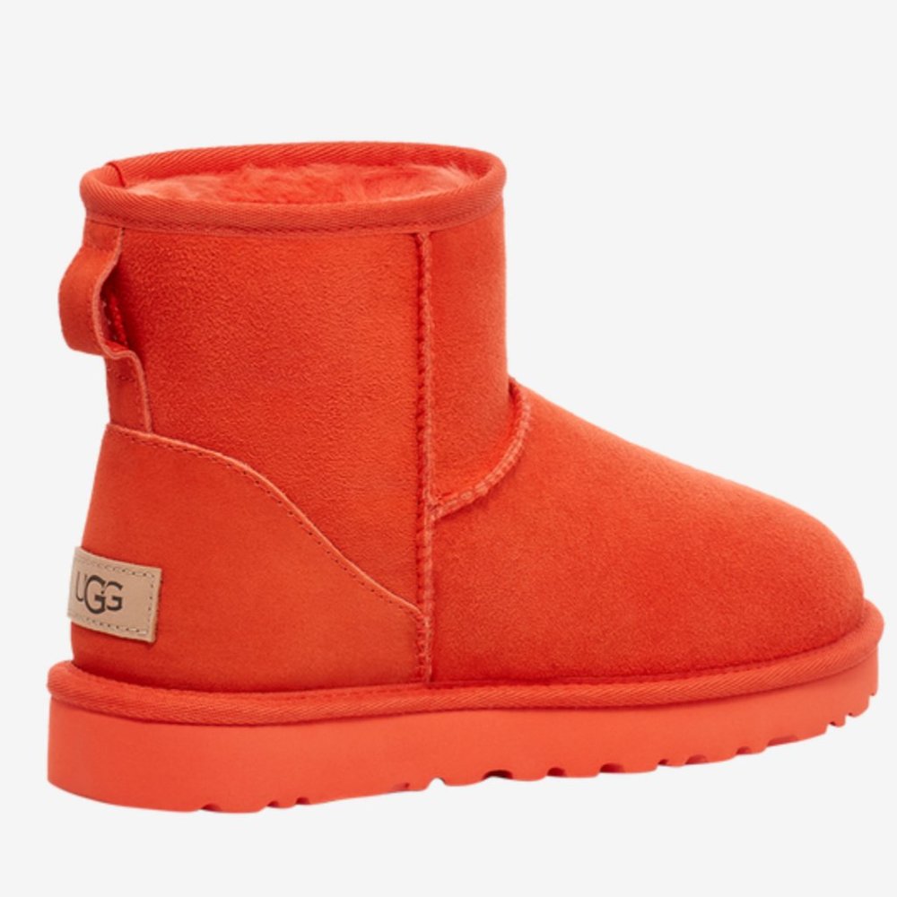 NEW! UGG Classic Ultra Mini size 6